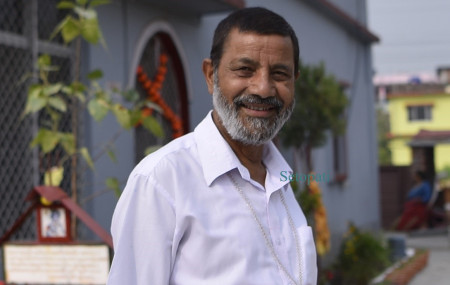 भुटानी शरणार्थी नेता टेकनाथ रिजाल झापाको बिर्तामोडस्थित घरमा। तस्बिर: नारायण महर्जन/सेतोपाटी